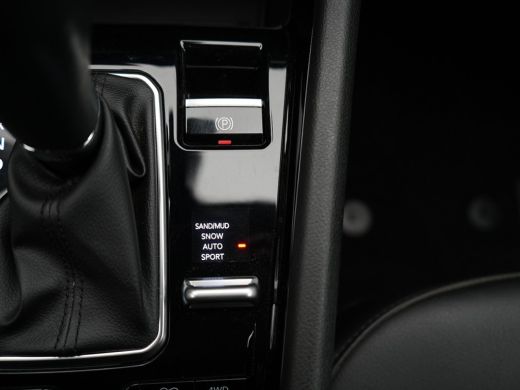 Jeep Compass 4xe 240 PK Plug-in Hybrid Electric Limited | ACC | Stoel & Stuurverw. | Keyless | LED | Camera | ... ActivLease financial lease