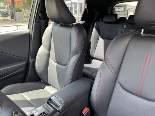 Lexus LBX Emotion 2WD | 06-10141018 Voor meer informatie ActivLease financial lease