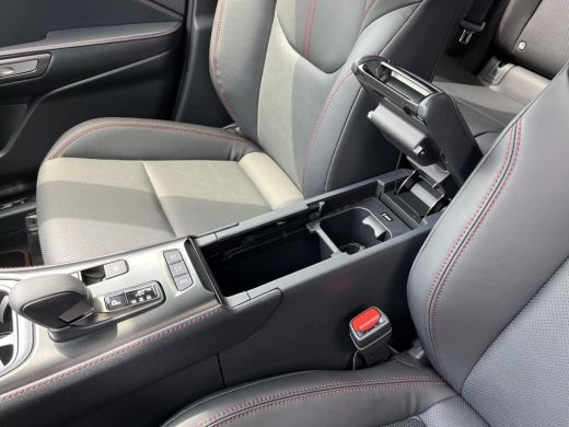 Lexus LBX Emotion 2WD | 06-10141018 Voor meer informatie ActivLease financial lease