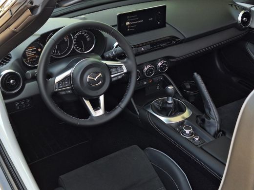 Mazda MX-5 1.5 SkyActiv-G 132 Homura | Brembo remschijven | Sportonderstel | Bose | Recaro stoelen | Achteru... ActivLease financial lease