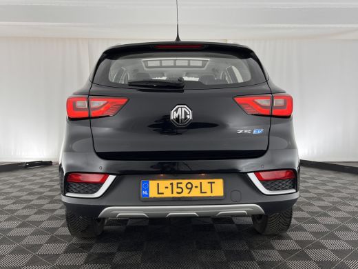 MG ZS EV EV Luxury 45 kWh (INCL-BTW) *PANO | FULL-LEATHER | CCS-FASTLOADER | KEYLESS | NAVI-FULLMAP | ADAP... ActivLease financial lease