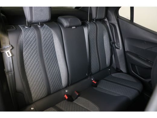 Peugeot 2008 1.2 PureTech 100 Allure | Navi | Camera | Ad. Cruise control | DAB | Parkeersensoren V+ A | LED K... ActivLease financial lease