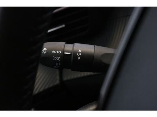 Peugeot 2008 1.2 PureTech 100 Allure | Navi | Camera | Ad. Cruise control | DAB | Parkeersensoren V+ A | LED K... ActivLease financial lease