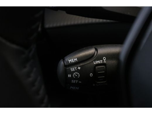Peugeot 2008 1.2 PureTech 100 Allure | Navi | Camera | Ad. Cruise control | DAB | Parkeersensoren V+ A | LED K... ActivLease financial lease
