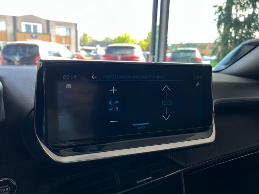 Peugeot 2008 1.2 PureTech GT Pack PANO | CAMERA | TREKHAAK | CARPLAY | ActivLease financial lease