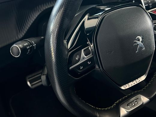 Peugeot 2008 1.2 PureTech GT Pack PANO | CAMERA | TREKHAAK | CARPLAY | ActivLease financial lease