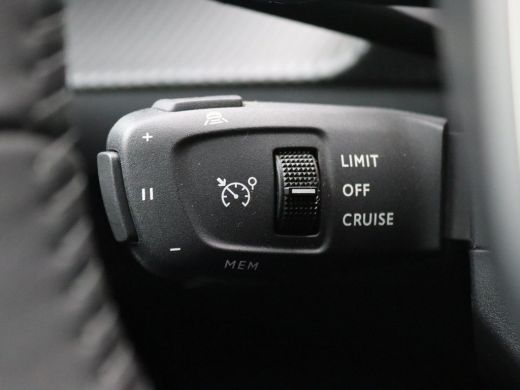 Peugeot 208 1.2 Hybrid 110 e-DCS6 Allure full led, cruise control, navigatie, achteruitrijcamera, stoelverwar... ActivLease financial lease