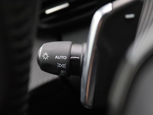 Peugeot 208 1.2 Hybrid Allure 110PK e-DCS6 full led, cruise control, navigatie, achteruitrijcamera, stoelverw... ActivLease financial lease