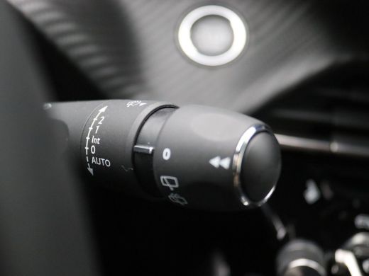 Peugeot 208 1.2 Hybrid Allure 110PK e-DCS6 full led, cruise control, navigatie, achteruitrijcamera, stoelverw... ActivLease financial lease
