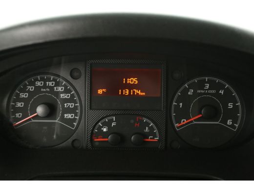 Peugeot Boxer 2.0 HDI L2H1 Airco Cruise Trekhaak LED 3 Persoons Elektrpakket ActivLease financial lease