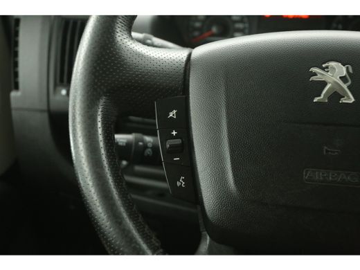 Peugeot Boxer 2.0 HDI L2H1 Airco Cruise Trekhaak LED 3 Persoons Elektrpakket ActivLease financial lease