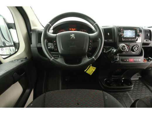 Peugeot Boxer 2.0 HDI L2H1 Airco Cruise Trekhaak LED 3 Persoons Elektrpakket ActivLease financial lease
