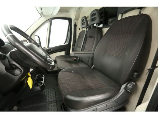 Peugeot Boxer 2.0 HDI L2H1 Airco Cruise Trekhaak LED 3 Persoons Elektrpakket ActivLease financial lease