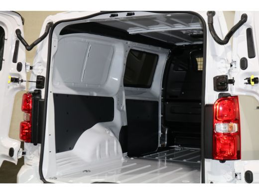 Peugeot e-Expert EV L3 75 kWh Airco Navigatie Trekhaak Black Line ActivLease financial lease