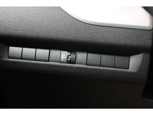 Peugeot e-Expert EV L3 75 kWh Airco Navigatie Trekhaak Black Line ActivLease financial lease