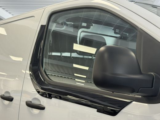 Peugeot Expert Standaard | 16" stalen velgen | Elektrisch bedienbare en verwarmbare buitenspiegels | Getint glas... ActivLease financial lease