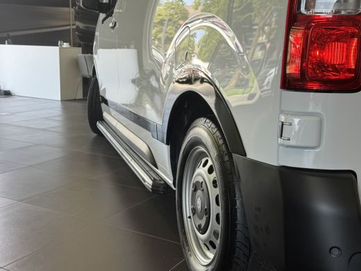 Peugeot Expert Standaard | 16" stalen velgen | Elektrisch bedienbare en verwarmbare buitenspiegels | Getint glas... ActivLease financial lease