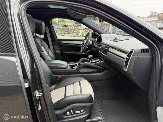 Porsche Cayenne 3.0 E-Hybrid SPORTDESIGN|BOMVOL|BTW|PANODAK ActivLease financial lease