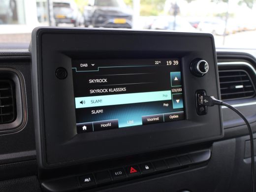 Renault Master 2.3 DCI 135 PK L2H2 + NAVIGATIE | CAMERA | CARPLAY | TREKHAAK | SIDEBARS ActivLease financial lease
