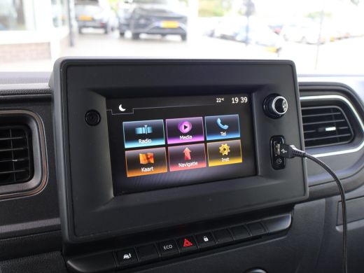 Renault Master 2.3 DCI 135 PK L2H2 + NAVIGATIE | CAMERA | CARPLAY | TREKHAAK | SIDEBARS ActivLease financial lease