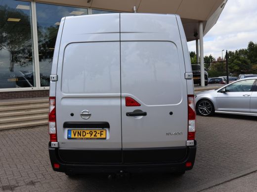 Renault Master 2.3 DCI 135 PK L2H2 + NAVIGATIE | CAMERA | CARPLAY | TREKHAAK | SIDEBARS ActivLease financial lease