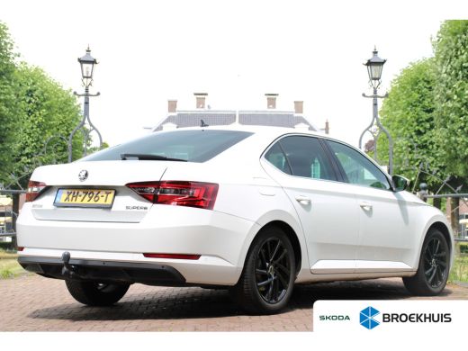 Skoda Superb 1.6 TDI AUTOMAAT | VOL! | TREKHAAK | PANO DAK | LEDER | ORIGINEEL NL! | NAVIGATIE | CANTON AUDIO ... ActivLease financial lease