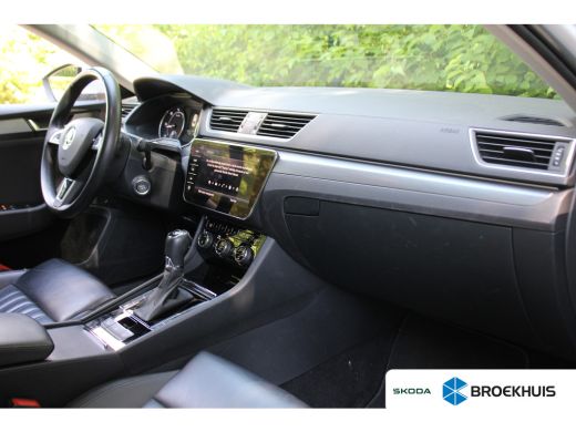 Skoda Superb 1.6 TDI AUTOMAAT | VOL! | TREKHAAK | PANO DAK | LEDER | ORIGINEEL NL! | NAVIGATIE | CANTON AUDIO ... ActivLease financial lease
