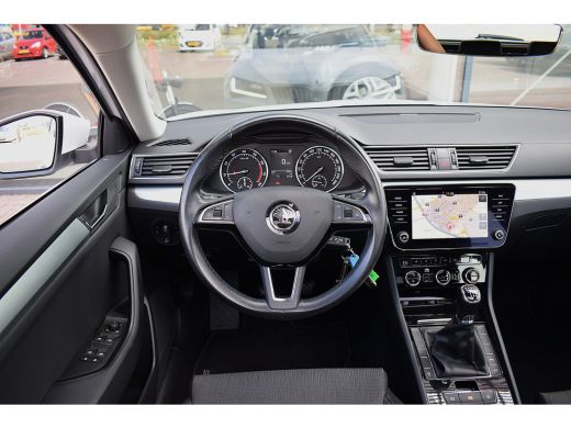 Skoda Superb Combi 1.5 TSI ACT Ambition Business | Panorama | Trekhaak | Apple Carplay ActivLease financial lease