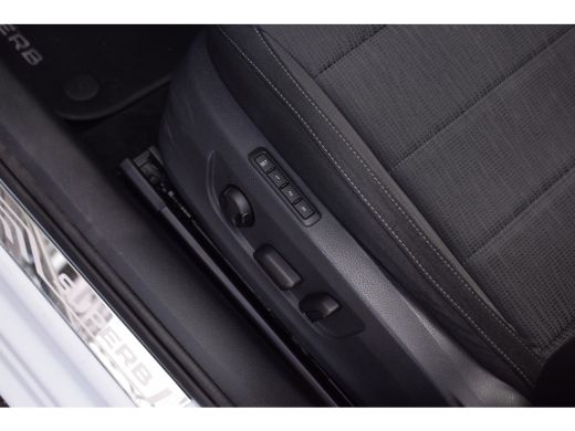 Skoda Superb Combi 1.5 TSI ACT Ambition Business | Panorama | Trekhaak | Apple Carplay ActivLease financial lease