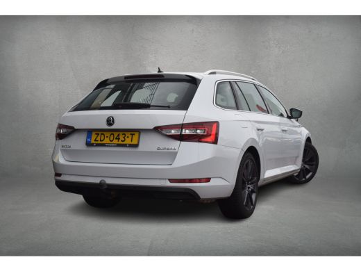 Skoda Superb Combi 1.5 TSI ACT Ambition Business | Panorama | AppleCarplay | Trekhaak ActivLease financial lease