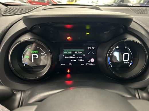 Toyota Yaris 1.5 Hybrid Executive Premium Pack ActivLease financial lease