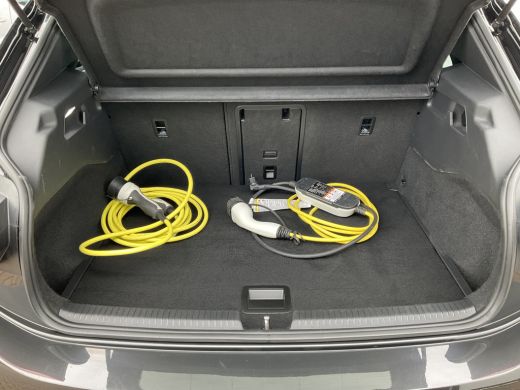 Volkswagen ID.3 Pro 58 kWh HUD Carplay Adap.Cruise Cam Elek.Stoel Sfeerverlichting! ActivLease financial lease
