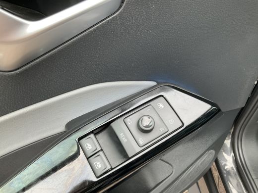 Volkswagen ID.3 Pro 58 kWh HUD Carplay Adap.Cruise Cam Elek.Stoel Sfeerverlichting! ActivLease financial lease