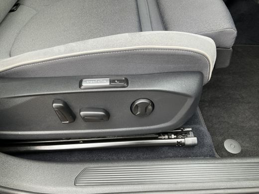 Volkswagen ID.3 Pro 58 kWh HUD Carplay Adap.Cruise Cam Elek.Stoel Sfeerverlichting! ActivLease financial lease
