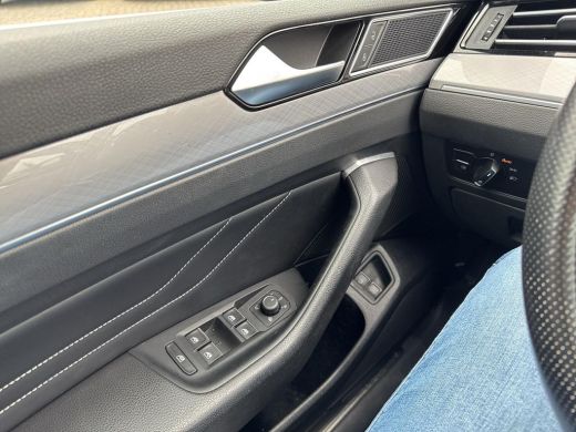 Volkswagen Passat Variant 1.4 TSI PHEV GTE Business | 218Pk | Pano Dak | trekhaak | LED | Area View | 18Inch | Lede... ActivLease financial lease