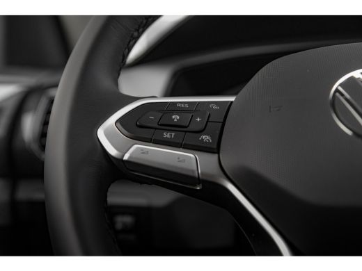 Volkswagen T-Cross Life Edition Inclusief €2000,- inruilvoordeel | 'App-Connect' draadloze smartphone integratie | A... ActivLease financial lease