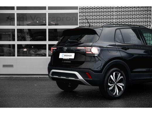 Volkswagen T-Cross Life Edition Inclusief €2000,- inruilvoordeel | 'App-Connect' draadloze smartphone integratie | A... ActivLease financial lease