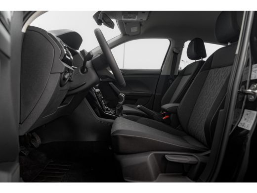 Volkswagen T-Cross Life Edition Inclusief €2000,- inruilvoordeel | 'App-Connect' draadloze smartphone integratie | A... ActivLease financial lease