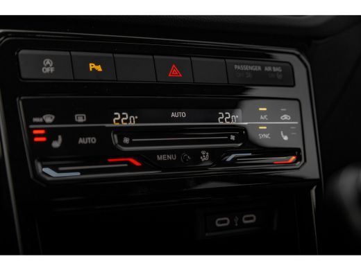Volkswagen T-Cross Life Edition Inclusief €2000,- inruilvoordeel | 'App-Connect' draadloze smartphone integratie | A... ActivLease financial lease