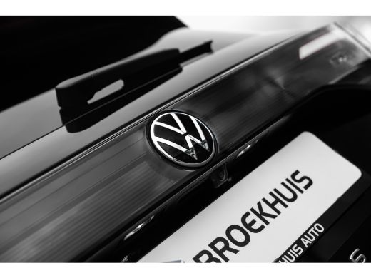 Volkswagen T-Cross Life Edition Inclusief €2000,- inruilvoordeel | 'App-Connect' draadloze smartphone integratie | A... ActivLease financial lease