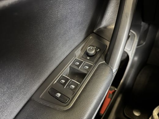 Volkswagen Tiguan Allspace 1.5 TSI Comfortline Business 7p. AUTOMAAT | NAVIGATIE | LEER | ActivLease financial lease