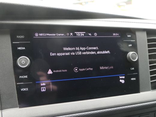 Volkswagen Transporter 2.0 TDI L2H1 28 | Lengte 2 | Leder | Uitgebreide Inrichting | Kasten | Trekhaak | Camera | Navigatie ActivLease financial lease