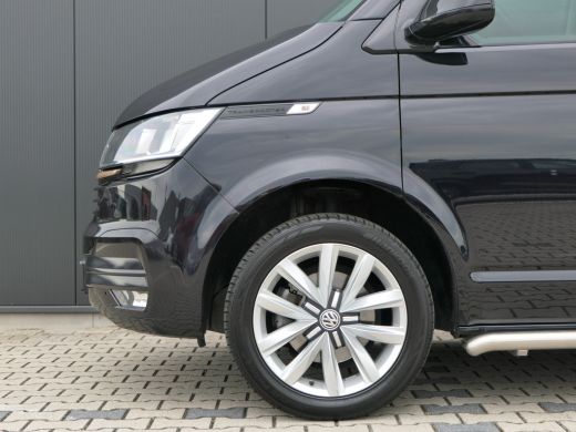 Volkswagen Transporter 2.0 TDI L2H1 28 | Lengte 2 | Leder | Uitgebreide Inrichting | Kasten | Trekhaak | Camera | Navigatie ActivLease financial lease
