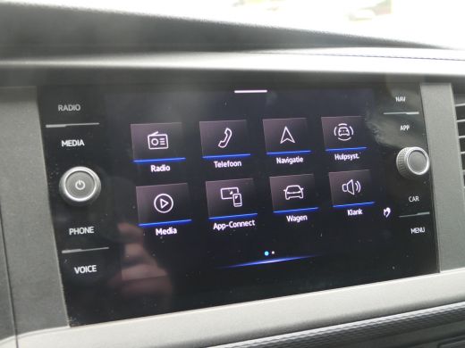 Volkswagen Transporter 2.0 TDI L2H1 28 | Lengte 2 | Leder | Uitgebreide Inrichting | Kasten | Trekhaak | Camera | Navigatie ActivLease financial lease