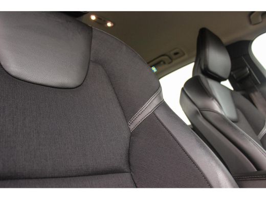 Volvo  XC60 2.0 D4 Momentum | 1e eigenaar | inc BTW | Camera | LED | Navi | PDC | Half-leder | 163 pk | Origi... ActivLease financial lease