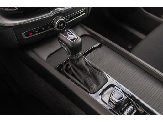 Volvo  XC60 2.0 D4 Momentum | 1e eigenaar | inc BTW | Camera | LED | Navi | PDC | Half-leder | 163 pk | Origi... ActivLease financial lease