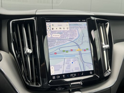 Volvo  XC60 T6 Plug-in hybrid AWD Plus Dark | Trekhaak | Gelaagd Glas | Sportstoelen | Panoramadak | Camera |... ActivLease financial lease