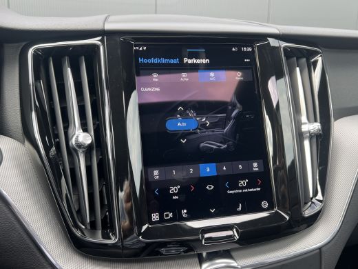 Volvo  XC60 T6 Plug-in hybrid AWD Plus Dark | Trekhaak | Gelaagd Glas | Sportstoelen | Panoramadak | Camera |... ActivLease financial lease