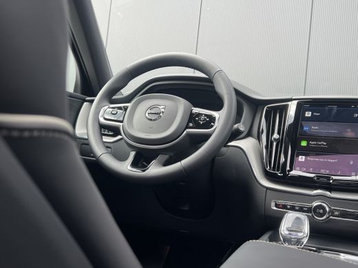 Volvo  XC60 T6 Plug-in hybrid AWD Plus Dark | Trekhaak | Gelaagd Glas | Sportstoelen | Panoramadak | Camera |... ActivLease financial lease