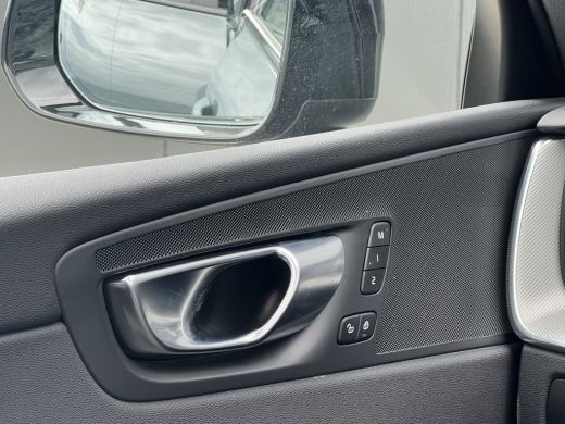 Volvo  XC60 T6 Plug-in hybrid AWD Plus Dark | Trekhaak | Gelaagd Glas | Sportstoelen | Panoramadak | Camera |... ActivLease financial lease